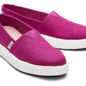 Women’s Toms alpargata mallow Dark Fushia Size 6 NWT